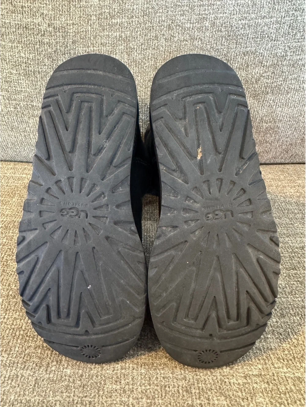 UGG Classic Short II Boots Black Suede Leather Women’s Size 7 Style 5825